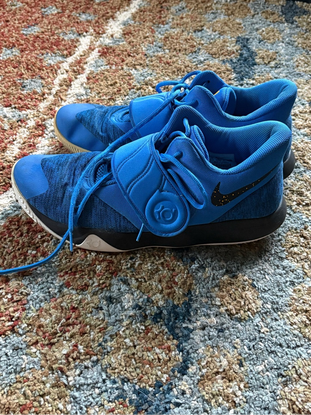 Men’s Blue Nike Basketball Shoes with Yellow Logo
